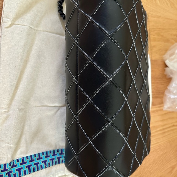 Fleming Soft Spectator Quilted  Leather Convertible Shoulder Bag. - Picture 8 of 11